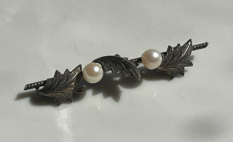 Antique Silver Pearl Brooch Pin with origional Box