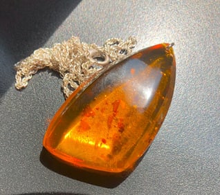 Vintage Amber Pendant Necklace