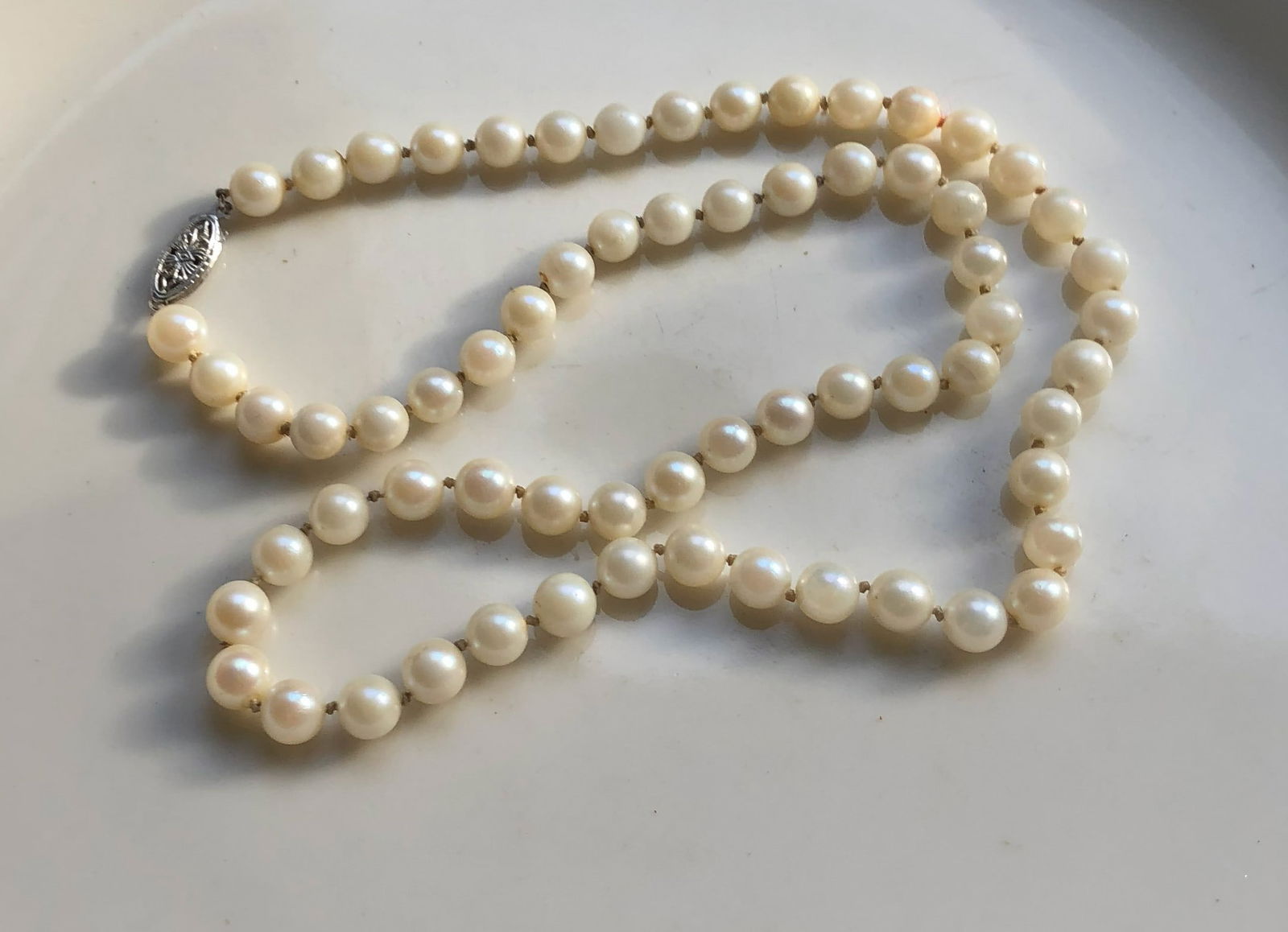14K Gold Clasp Sea Pearl Necklace: 14K Gold Clasp Sea Pearl Necklace