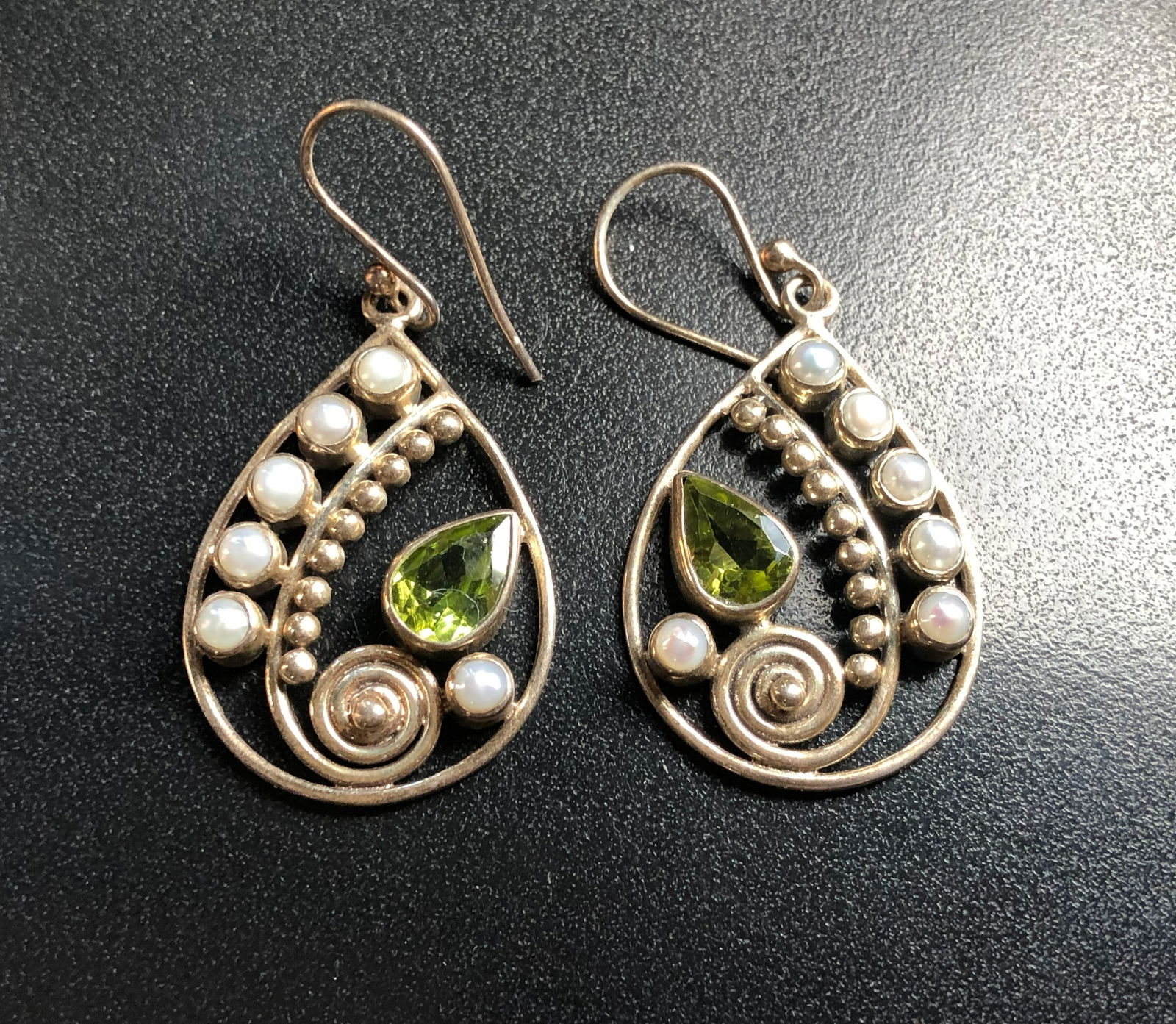Pair of Silver Earrings: Pair of Silver Earrings