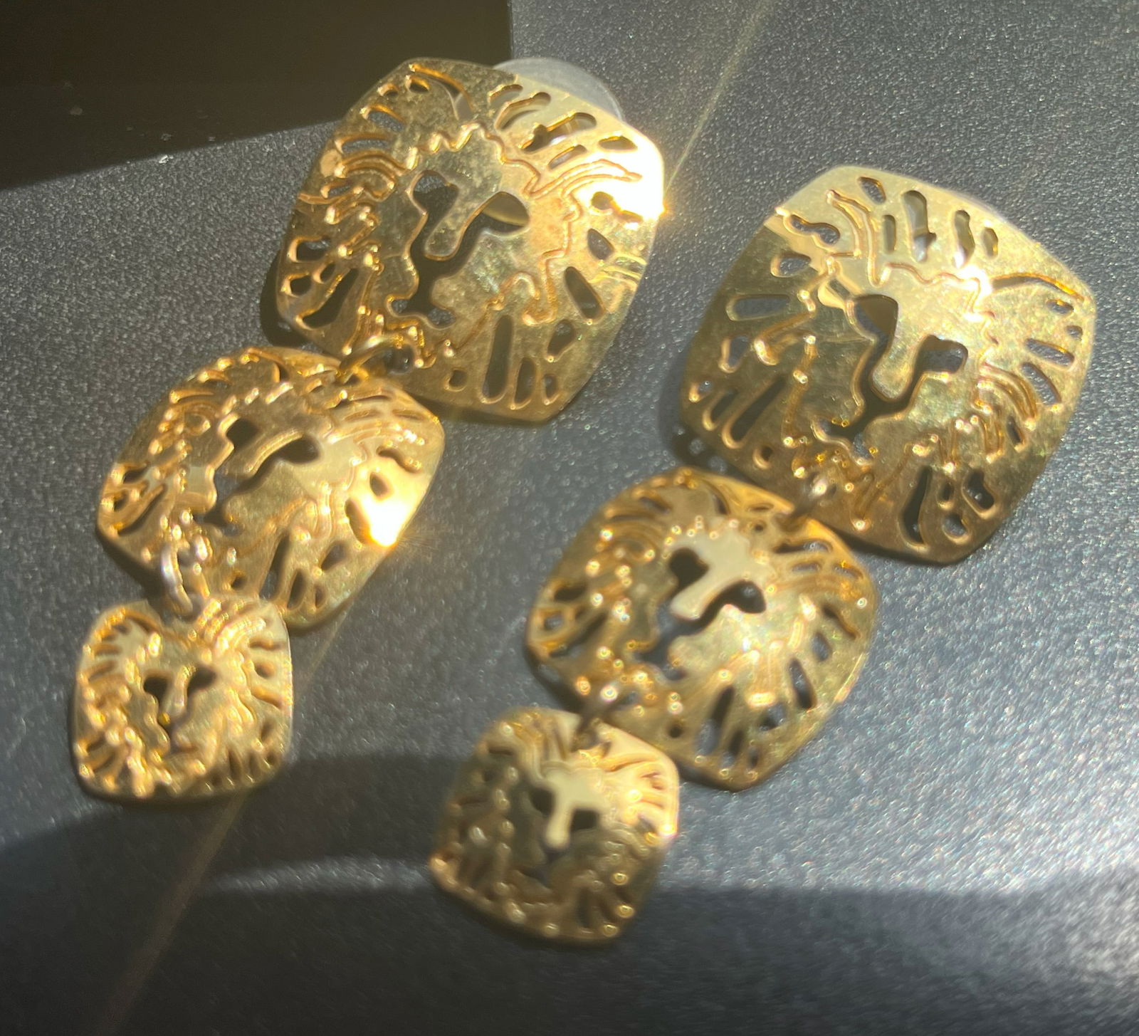 Pair of Earrings (1 of 2)