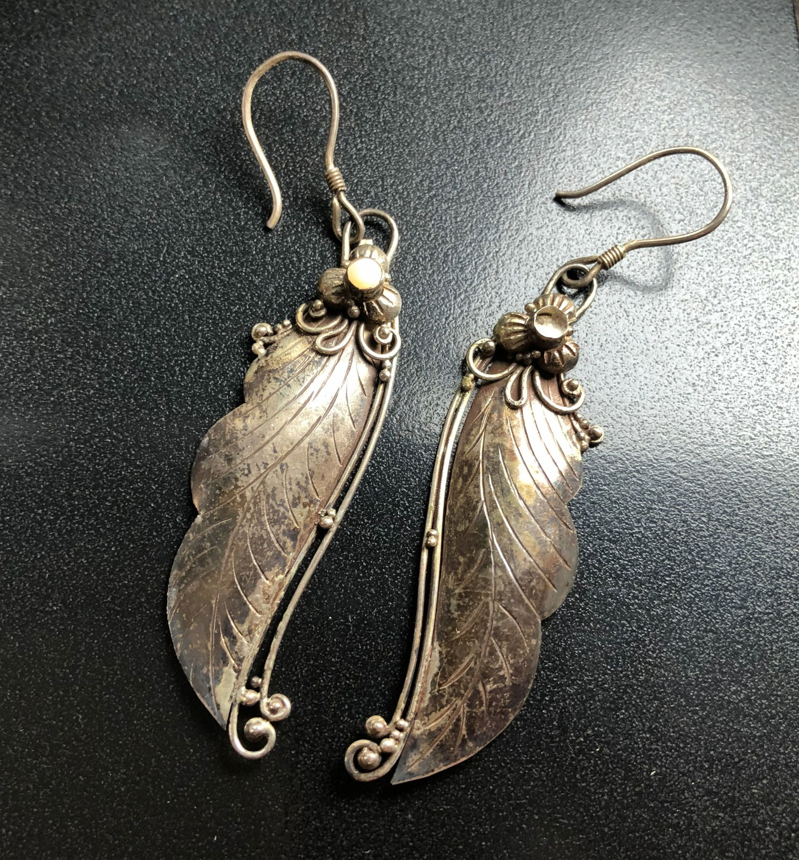 Leaf Design Silver Earrings (1 of 3)