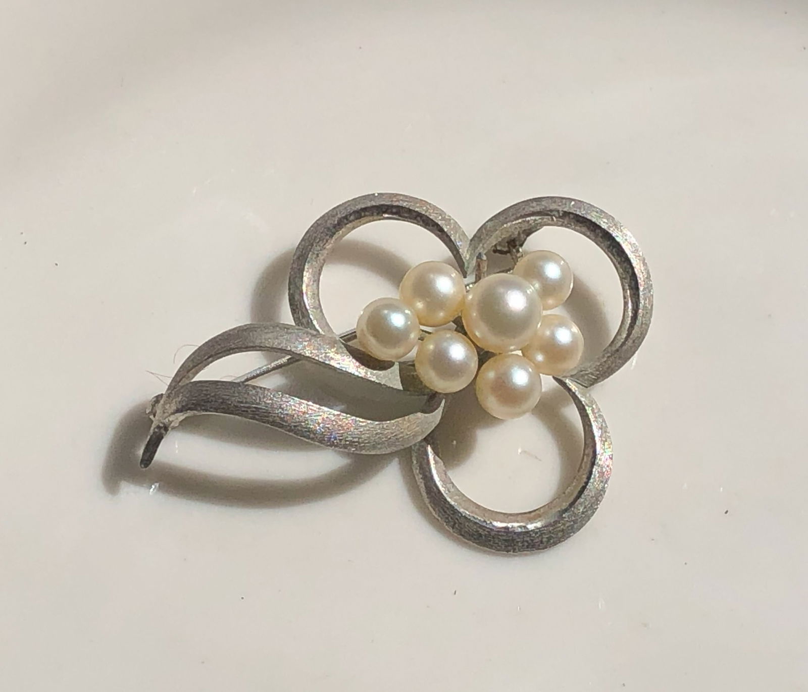 Vintage Silver Sea Pearl Brooch Pin: Vintage Silver Sea Pearl Brooch Pin