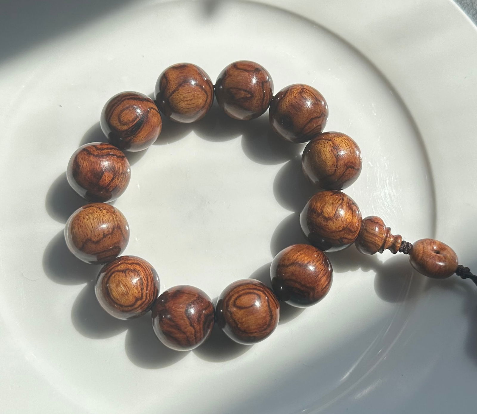 Vintage Huanghuali Bracelet: Vintage Huanghuali Bracelet, Size of each bead: 20mm