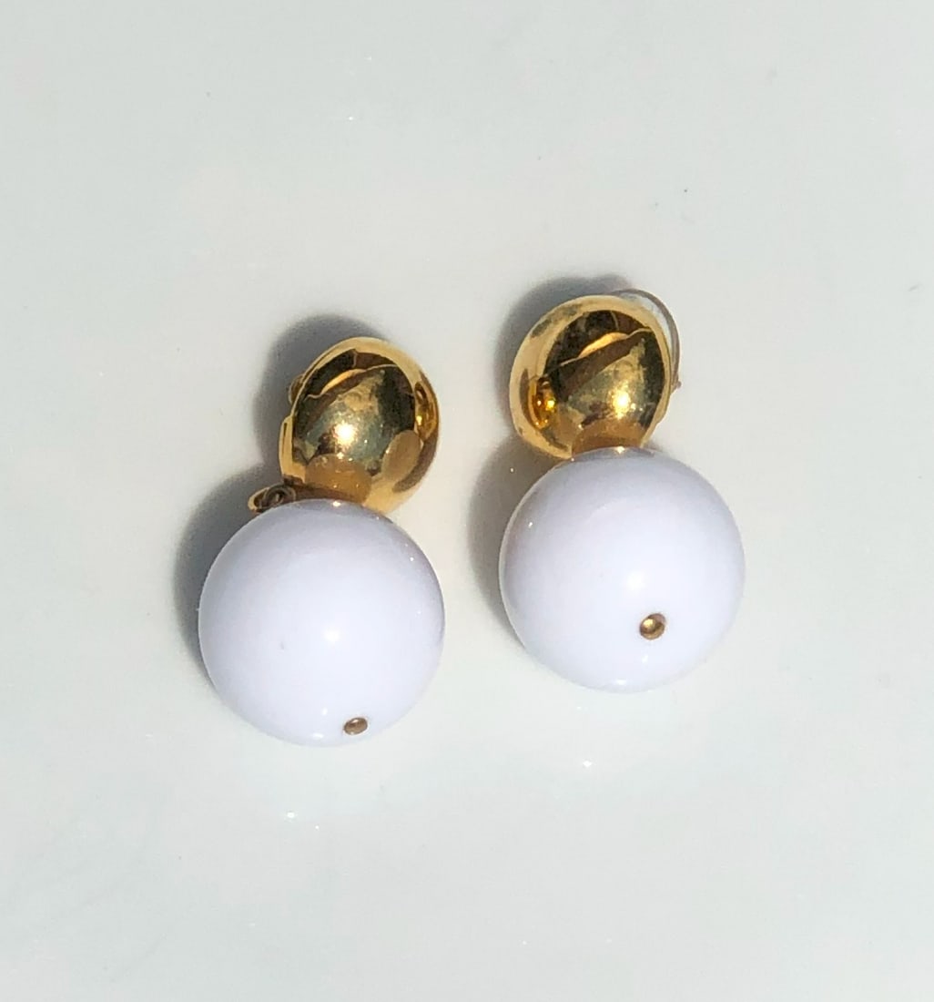 Pair of Earrings: Pair of Earrings