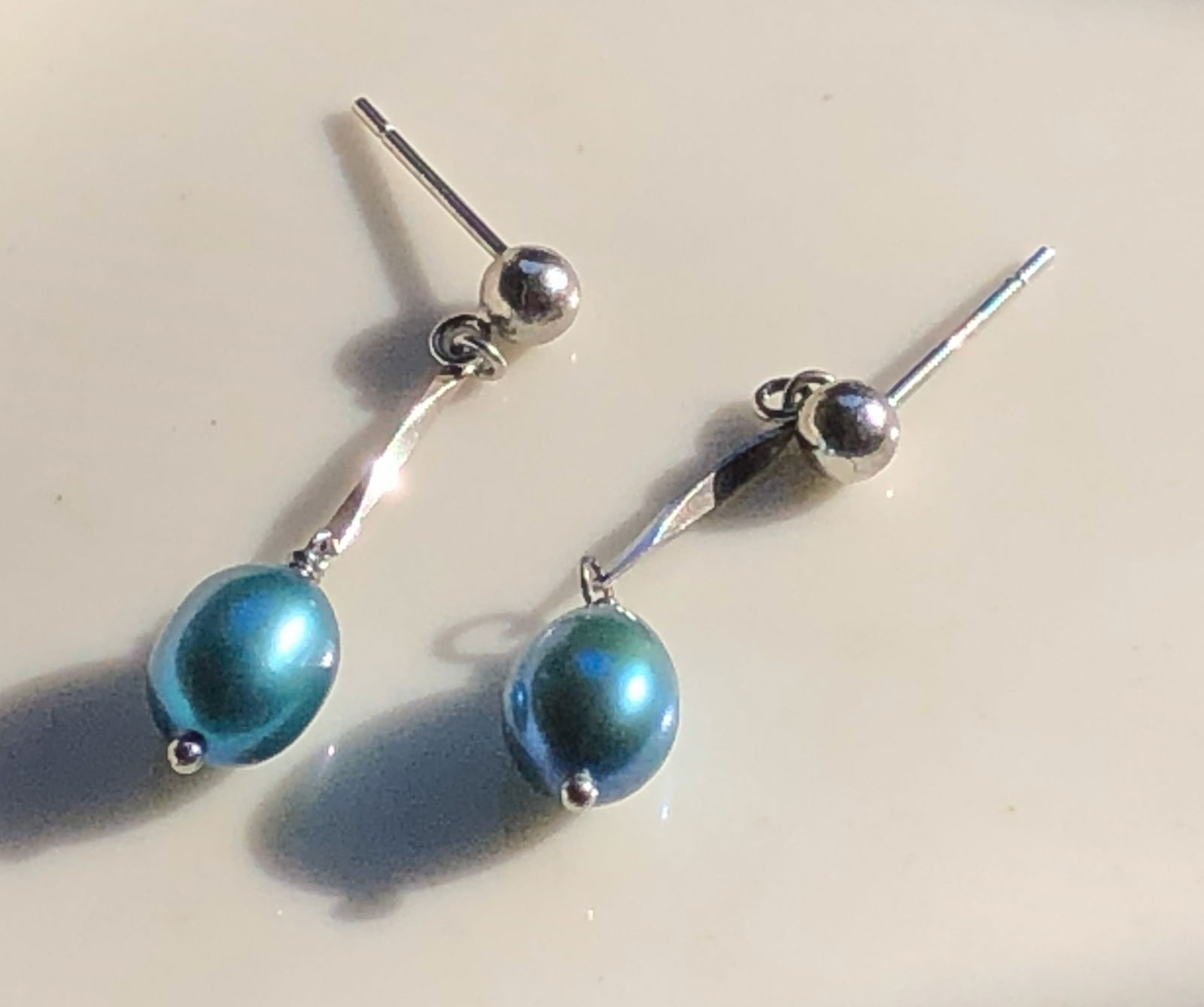 Pair of Pearl Earrings (1 of 2)