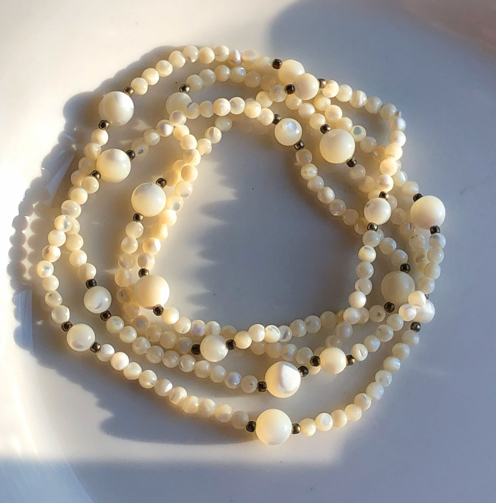 Vintage Mother of Pearl Necklace (1 of 2)