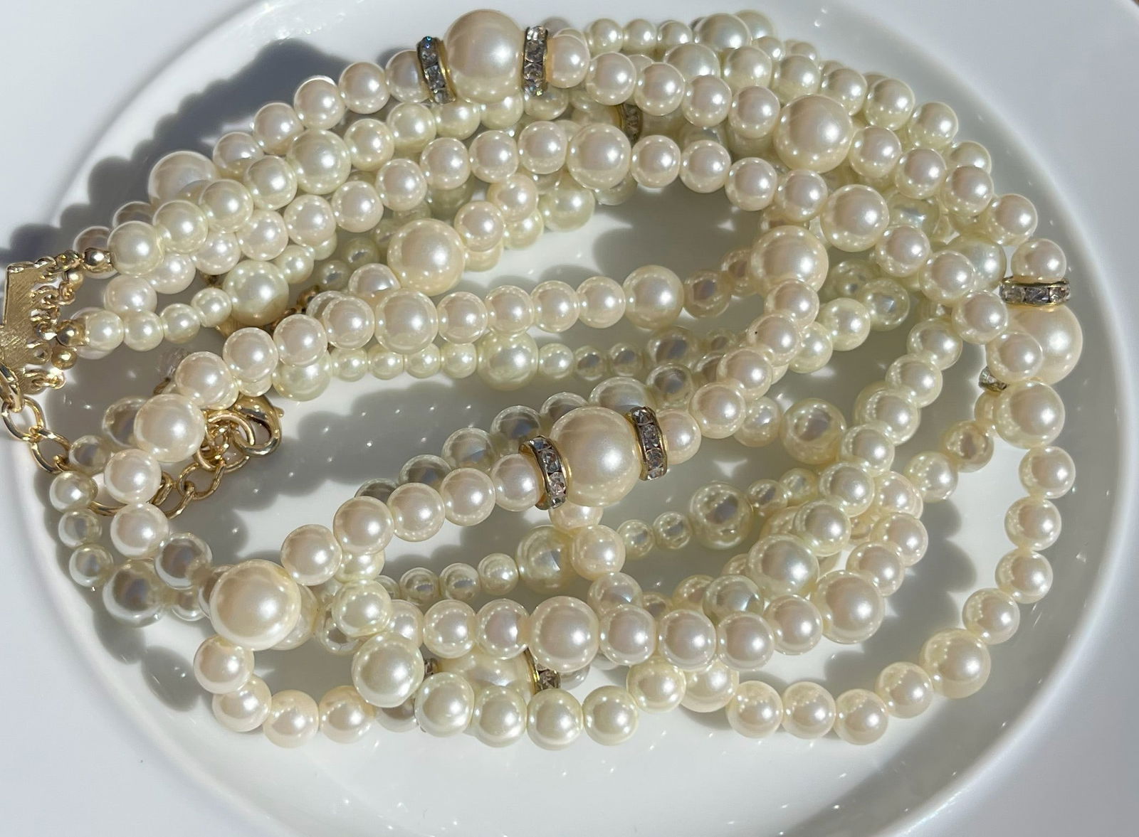 Faux Pearl Necklace (1 of 1)