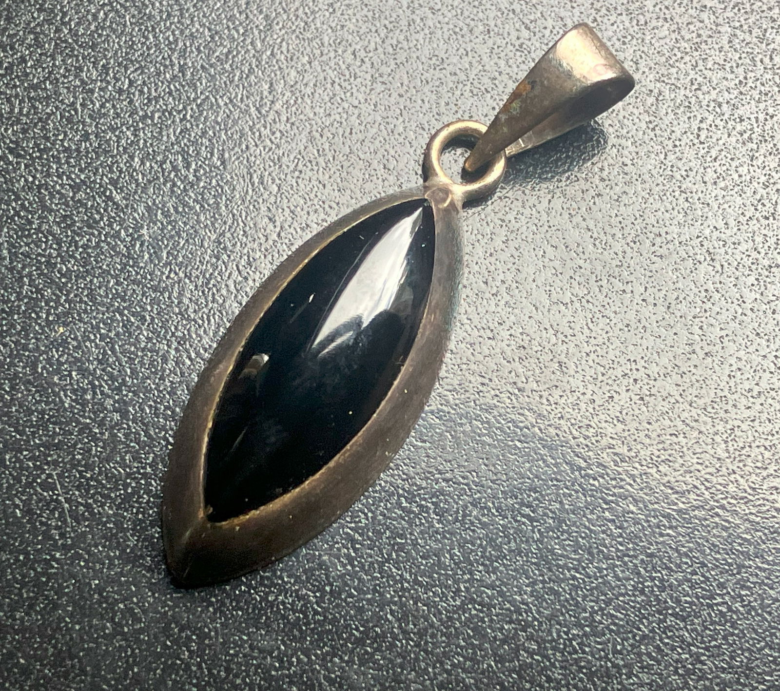 Black Onyx Silver Pendant (1 of 2)