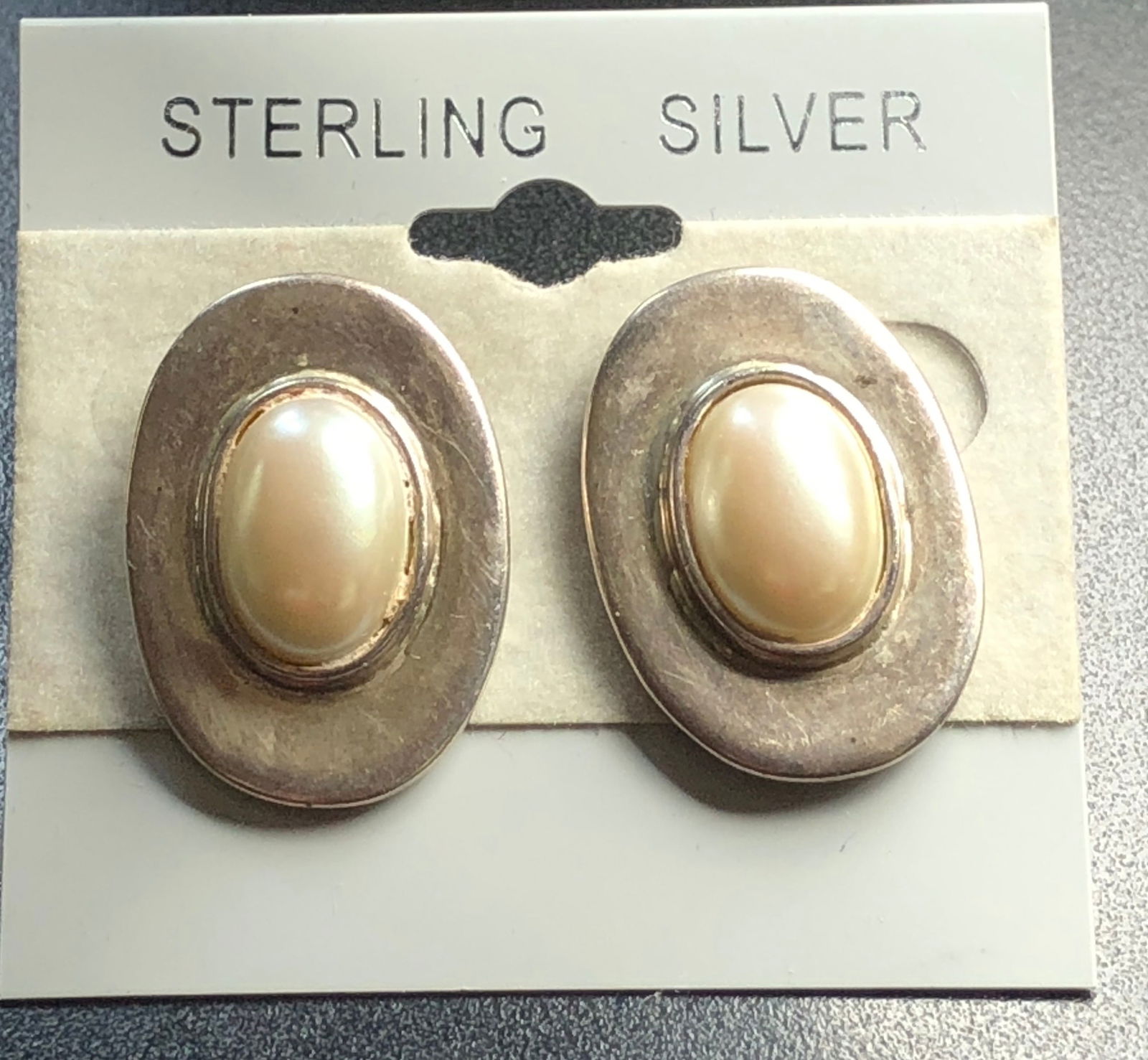 Pair of Silver Earrings: Pair of Silver Earrings, weight 15g