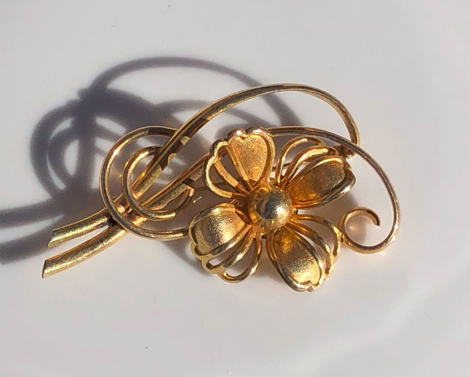 Vintage Gold filled Brooch Pin: Vintage Gold filled Brooch Pin, weight 9.7g
