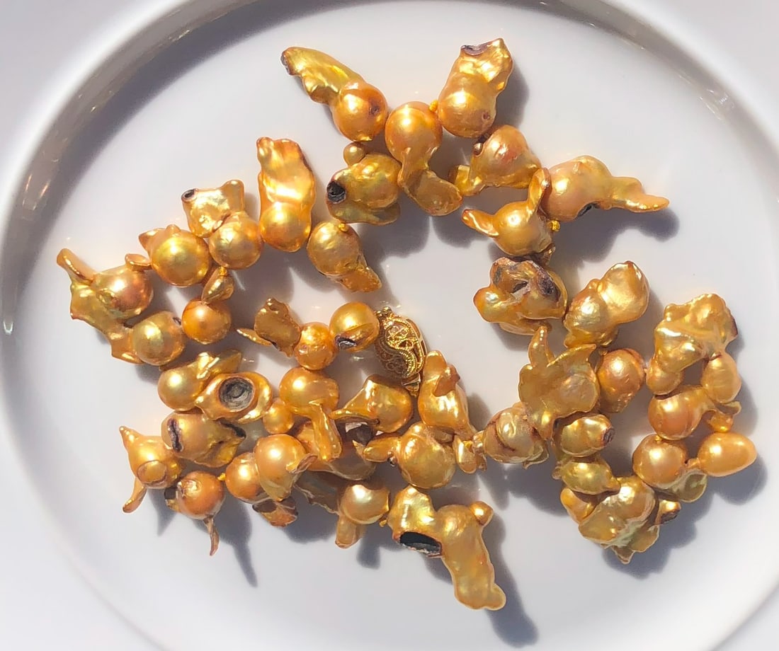 Vintage Pearl Necklace: Vintage Pearl Necklace