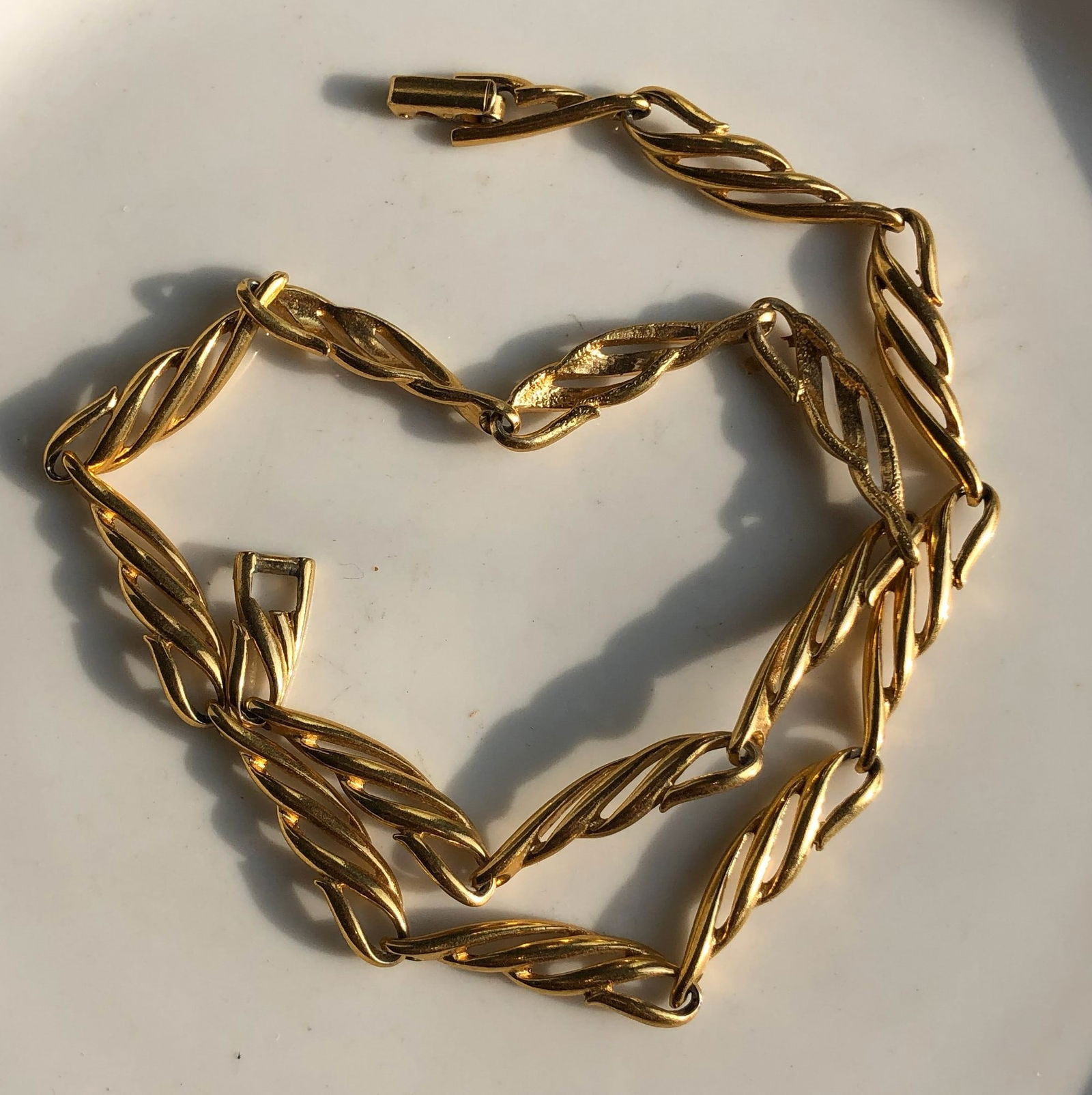 Gold Filled Chain Bracelet: Elegant gold filled chain bracelet with a twisted design.