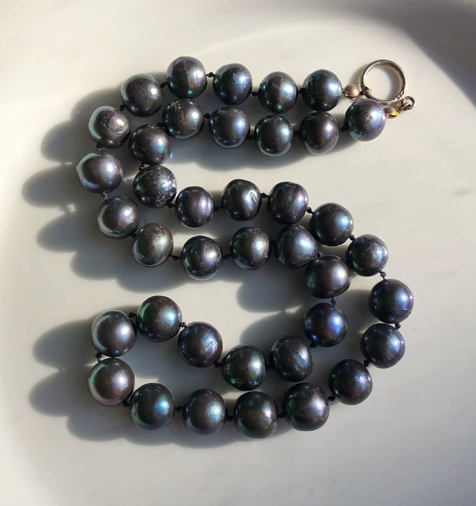 Vintage Black Pearl Necklace: Vintage Black Pearl Necklace, Size of each bead: 11mm