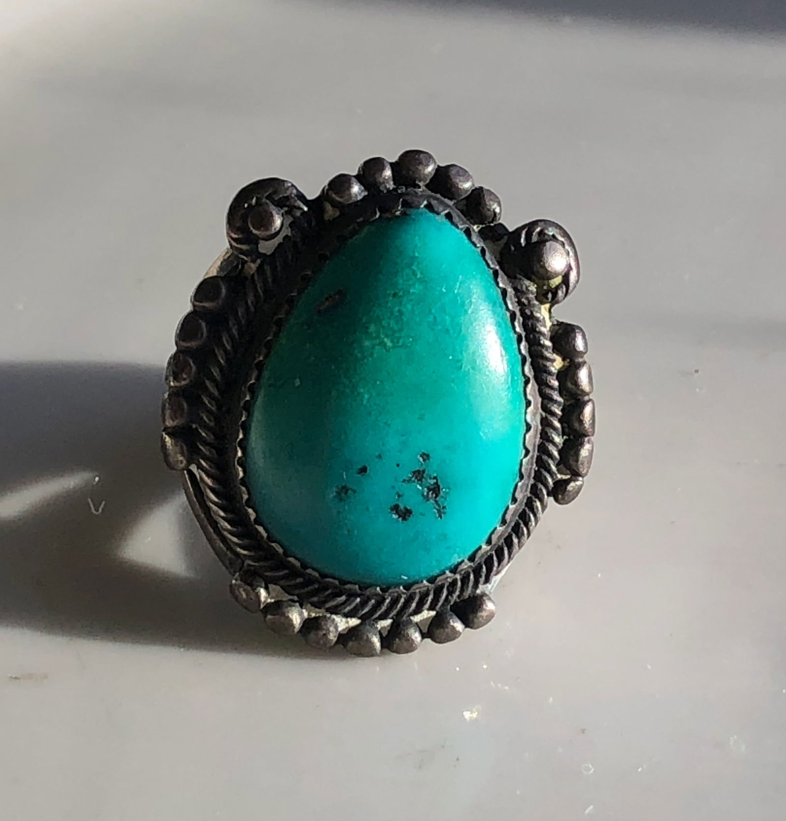 Vintage Silver Turquoise Ring: Vintage Silver Turquoise Ring, Size 8, weight 11.7g