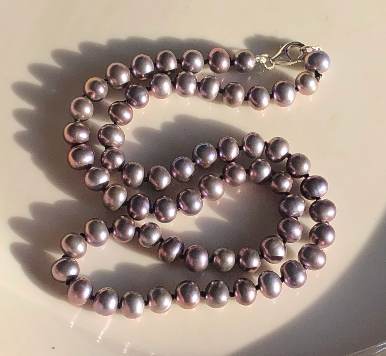 Vintage Pearl Necklace with Silver Clasp: Vintage Pearl Necklace with Silver Clasp