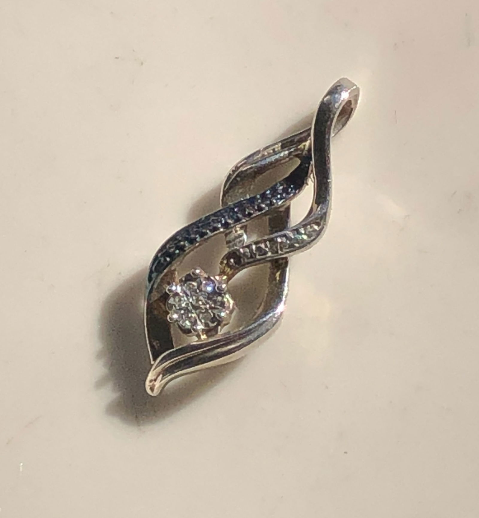 Vintage Silver Pendent: Vintage Silver Pendent