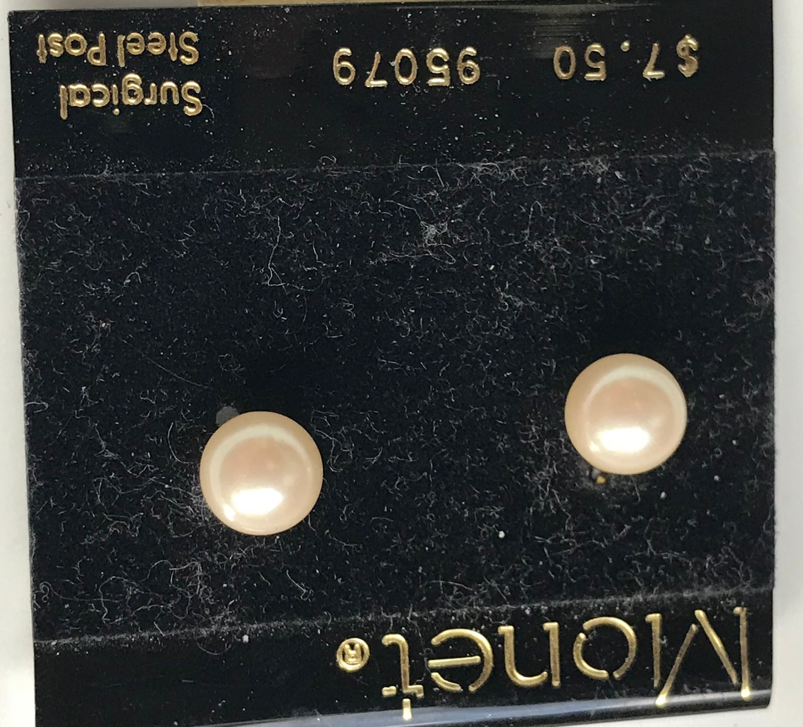 set of monet Faux Pearl stud earings (1 of 3)