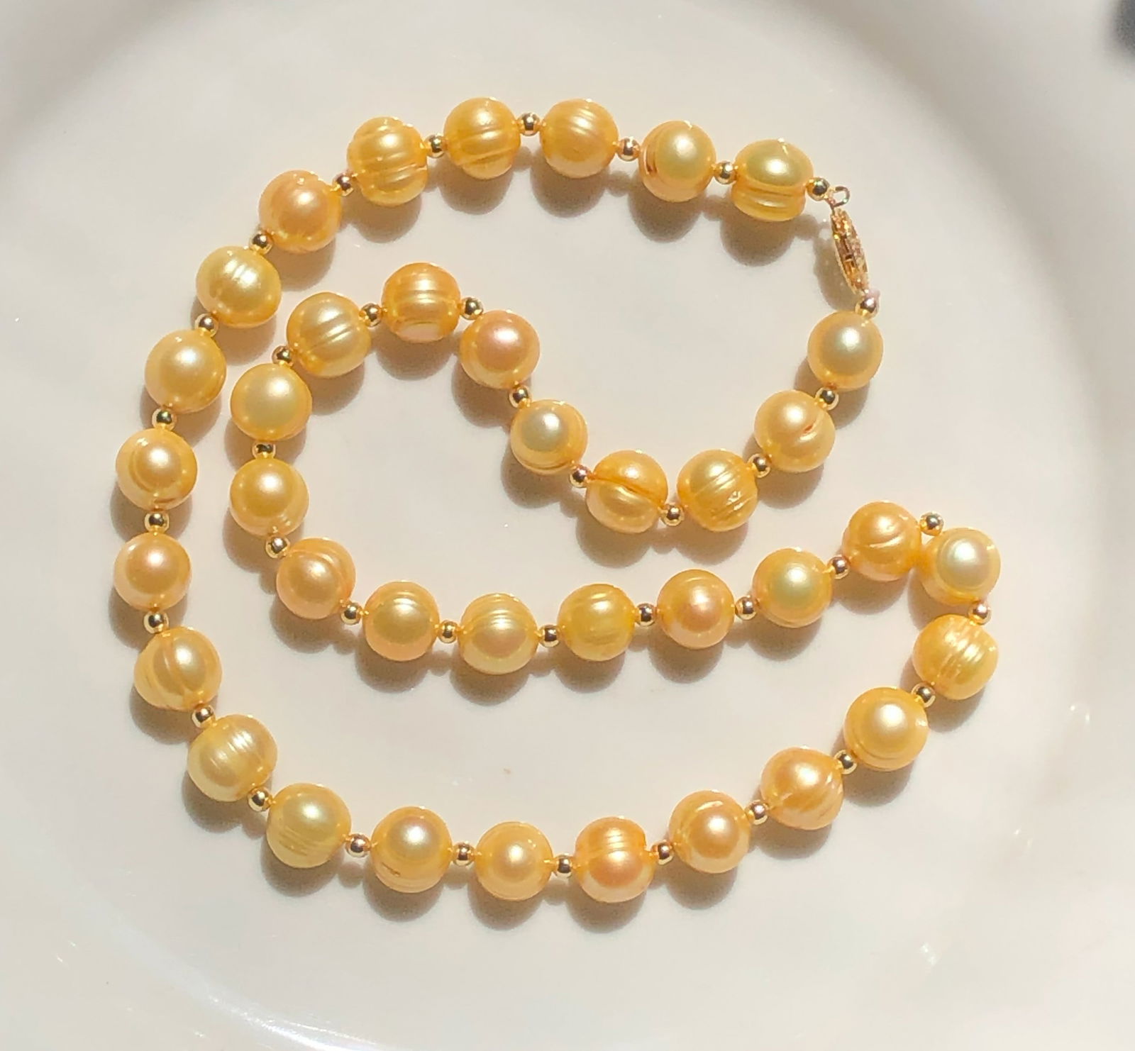 Gold Pearl Necklace (1 of 2)
