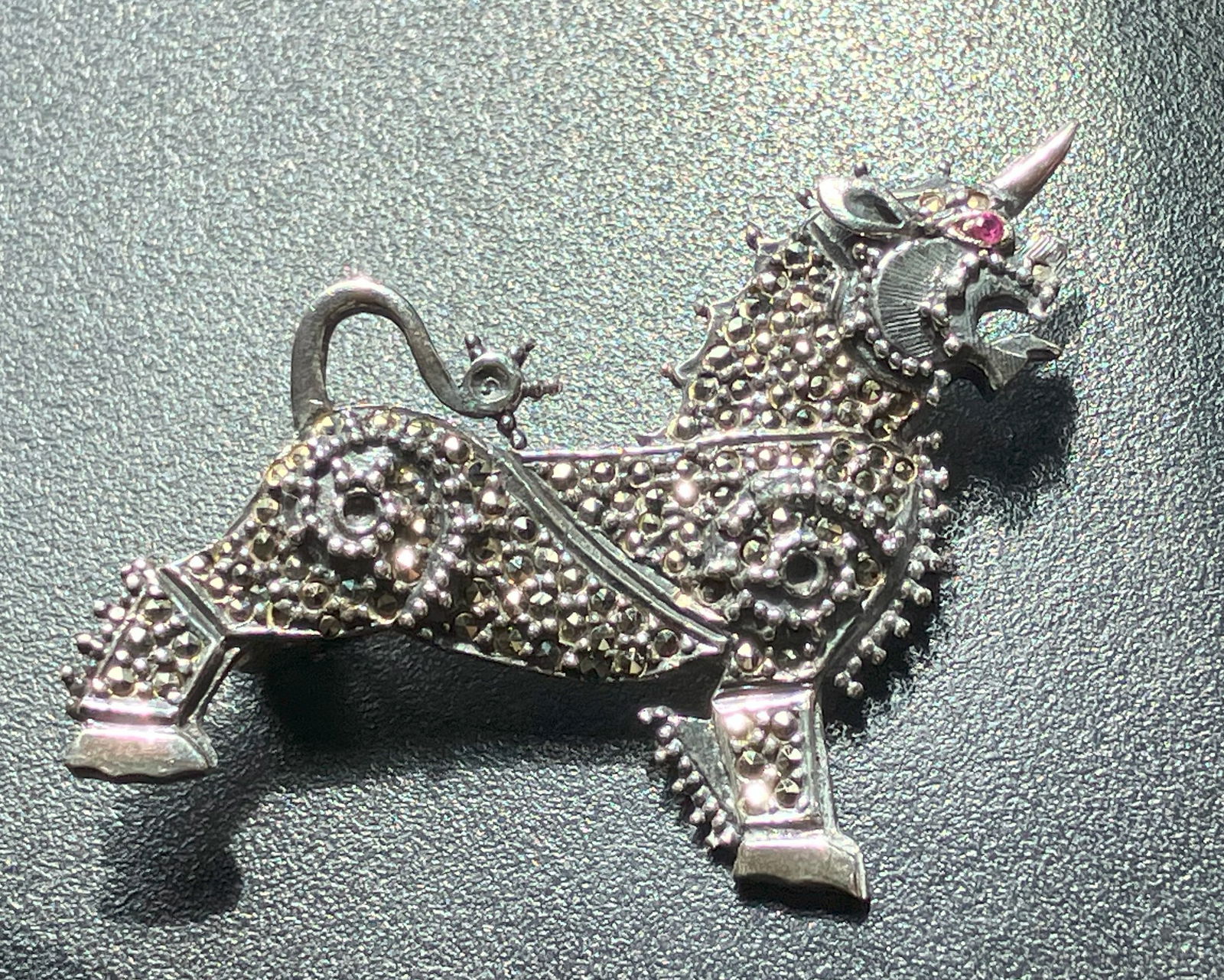 Vintage Silver Brooch Pin: Vintage Silver Brooch Pin