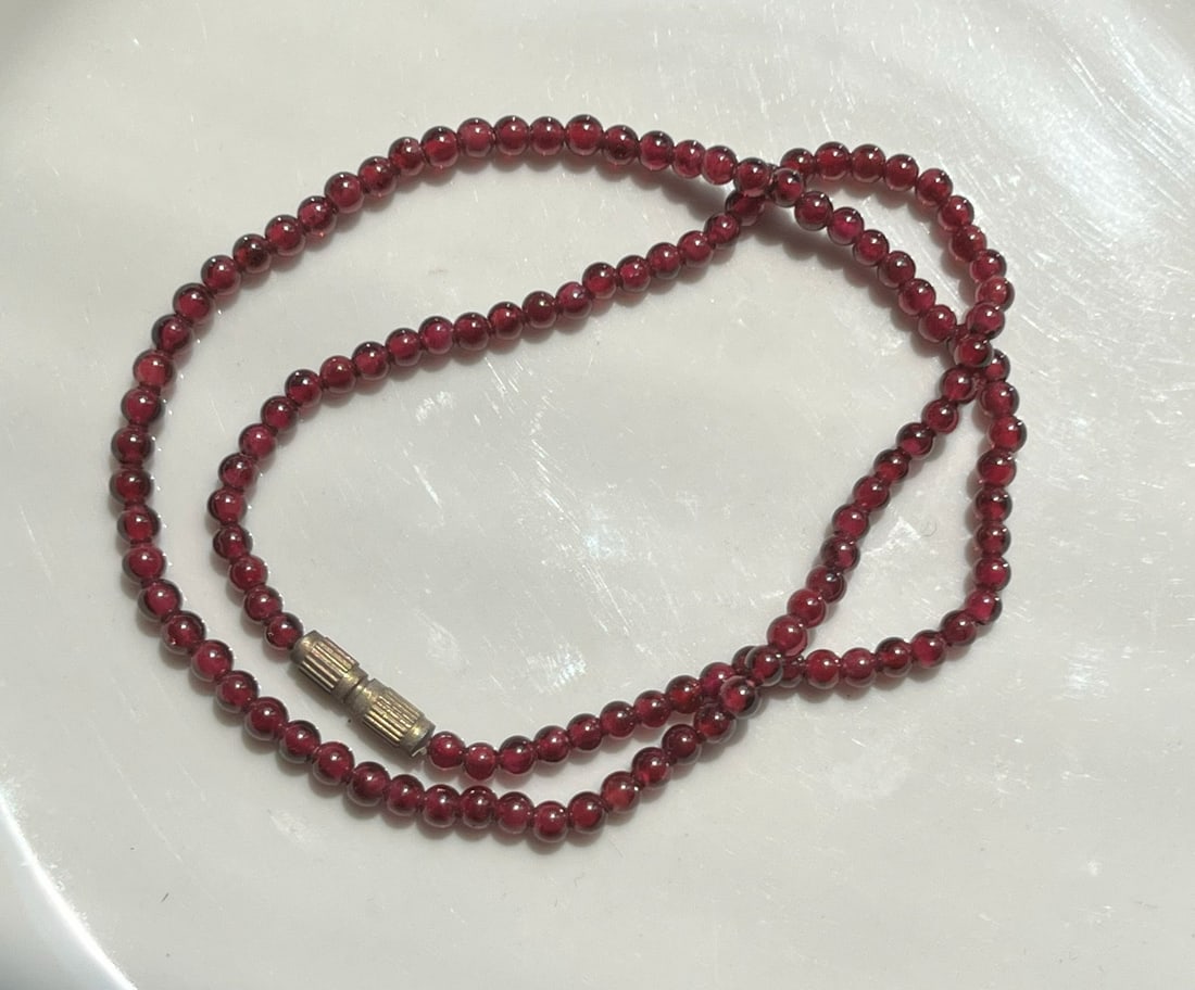 Vintage Garnet Necklace (1 of 2)