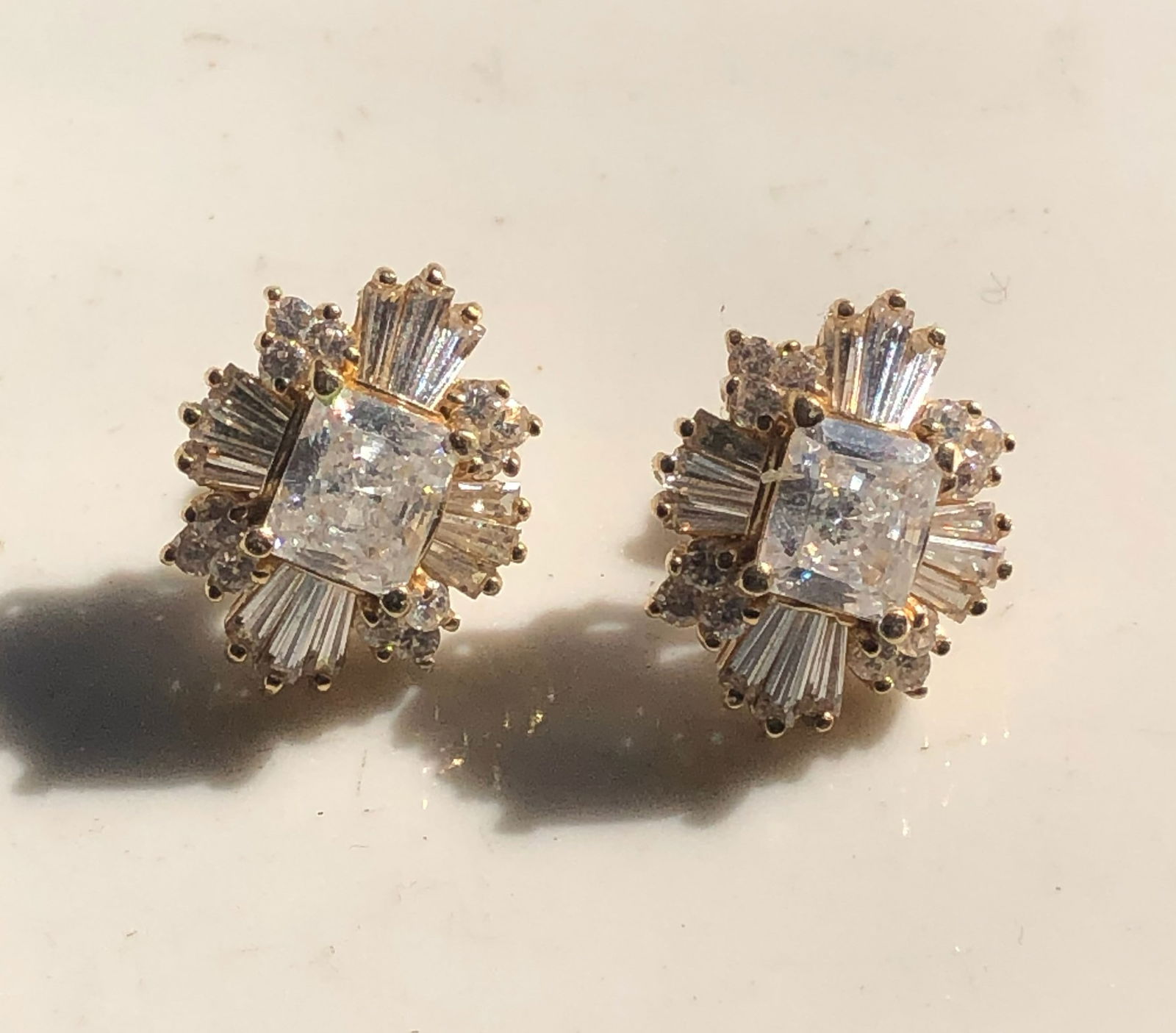 Pair of 14K Gold Earrings (1 of 4)