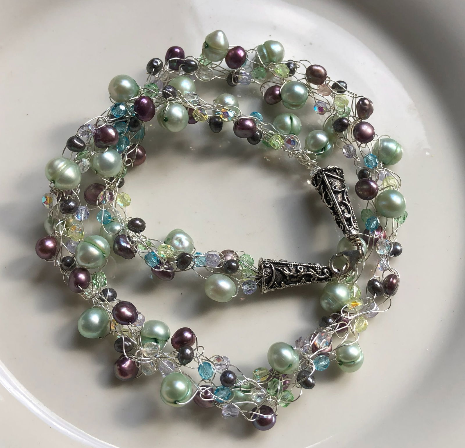 Vintage Pearl Neclace with silver clasp: Vintage Pearl Neclace with silver clasp