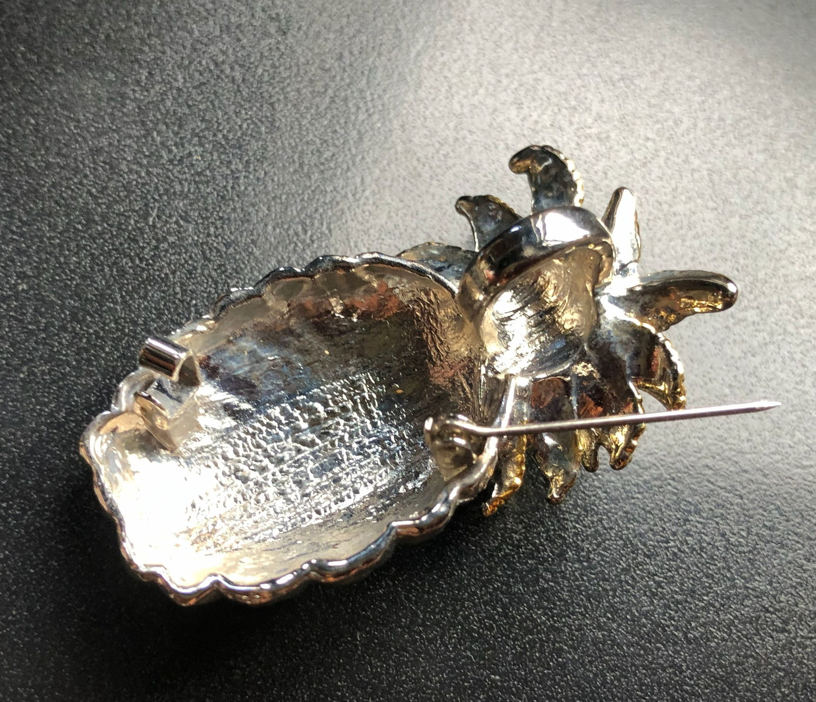 Pineapple Brooch - 3