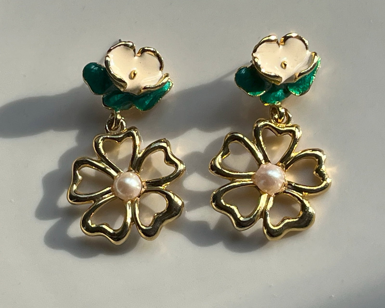 Pair of Earrings: Pair of Earrings