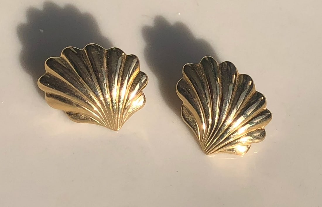 Pair of Gold Plated Earrings: Pair of Gold Plated Earrings
