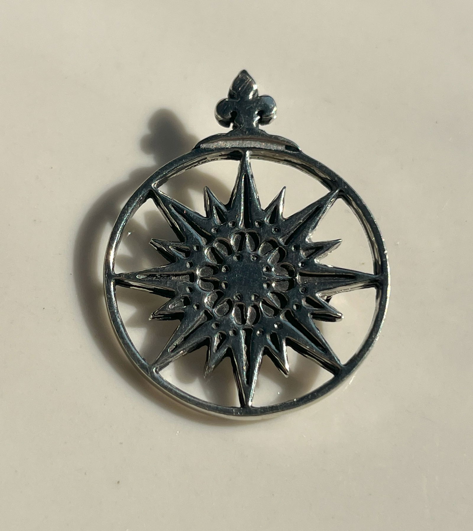 Vintage Silver Brooch Pin: Vintage Silver Brooch Pin