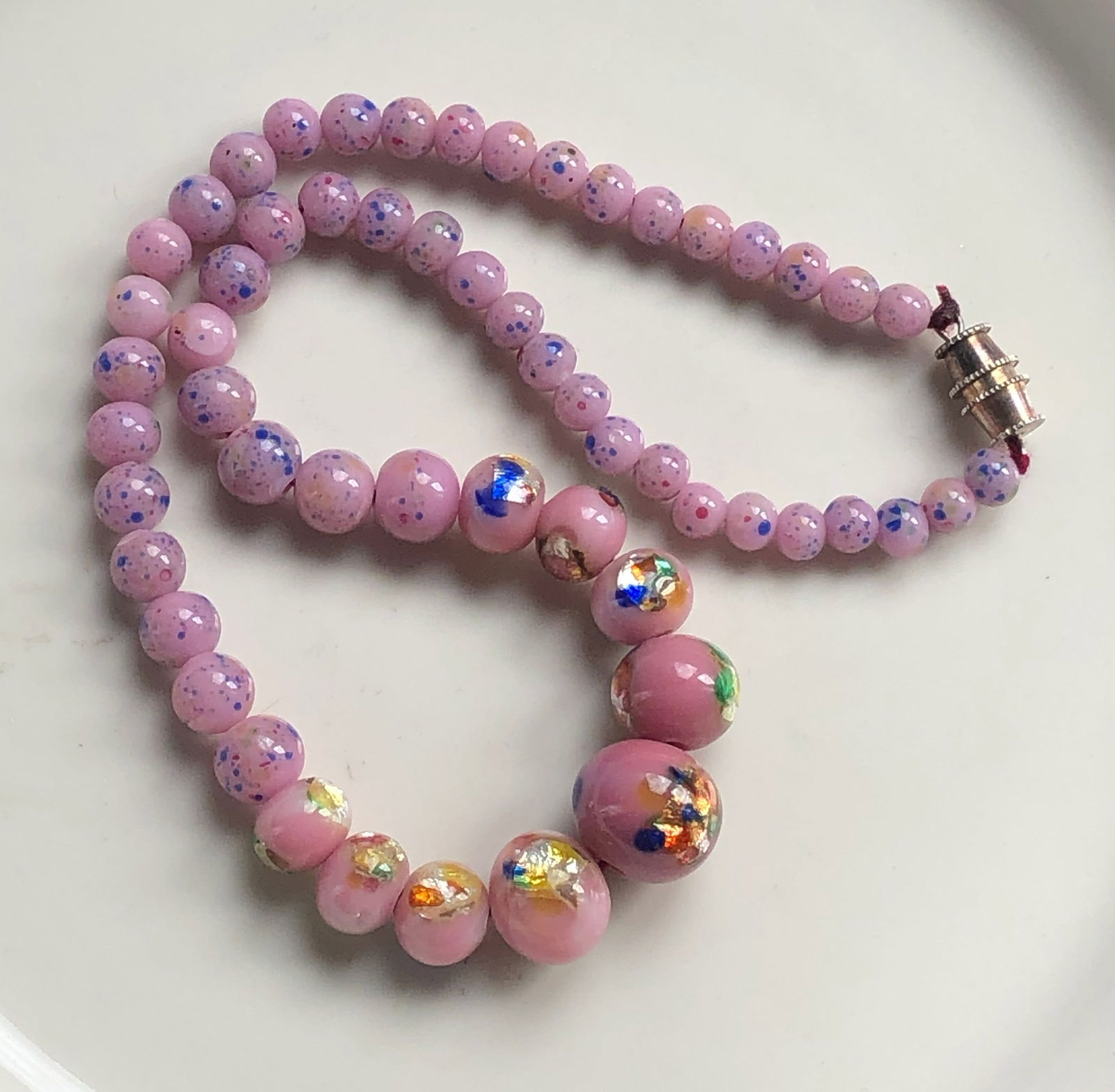Vintage Peking Glass Necklace: Vintage Peking Glass Necklace