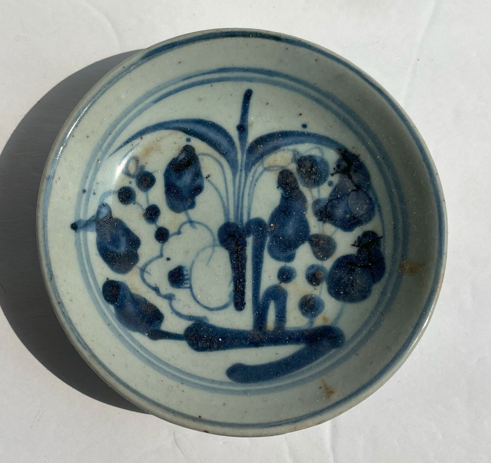 Antique Blue and White Dish: Antique Blue and White Dish, Size: 5"