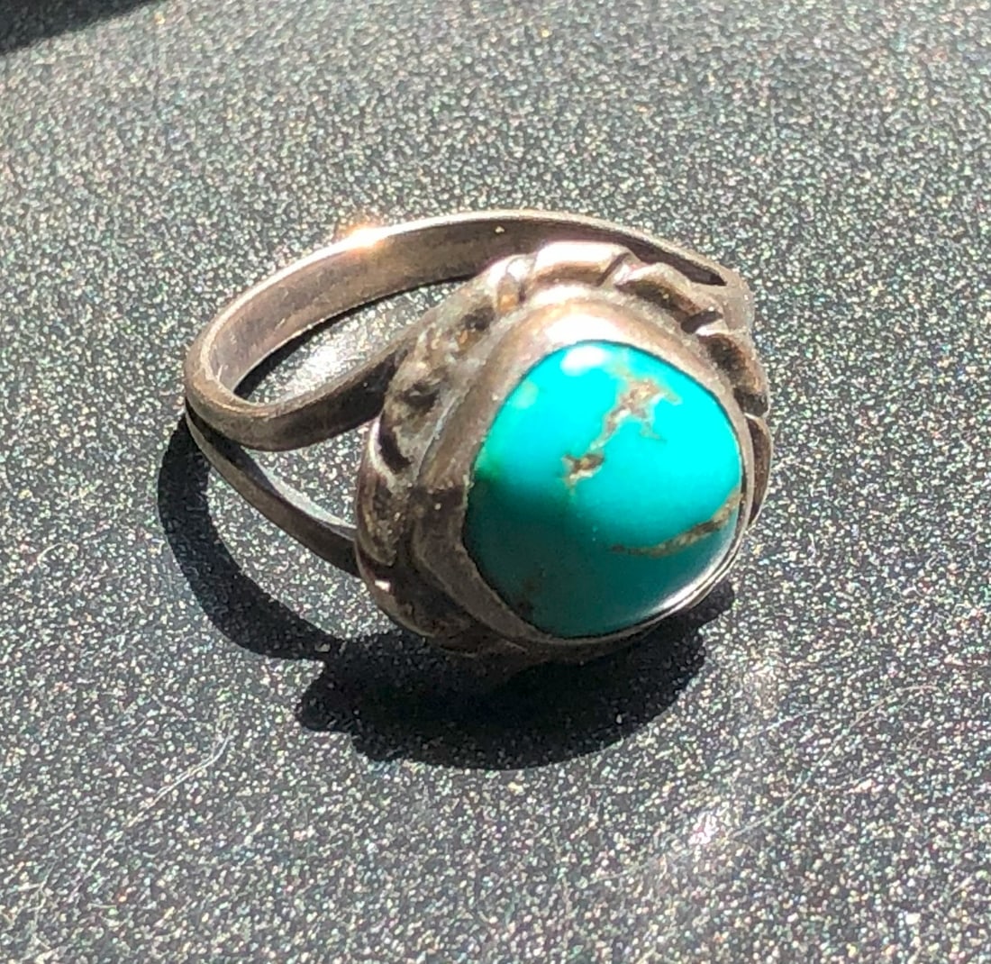 Vintage Silver Turquoise Ring (1 of 2)