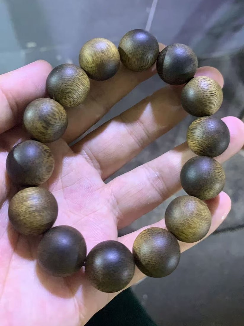 Vintage Chen Xiang Beads Bracelet: Vintage Chen Xiang Beads Bracelet, Size of each bead: 14mm