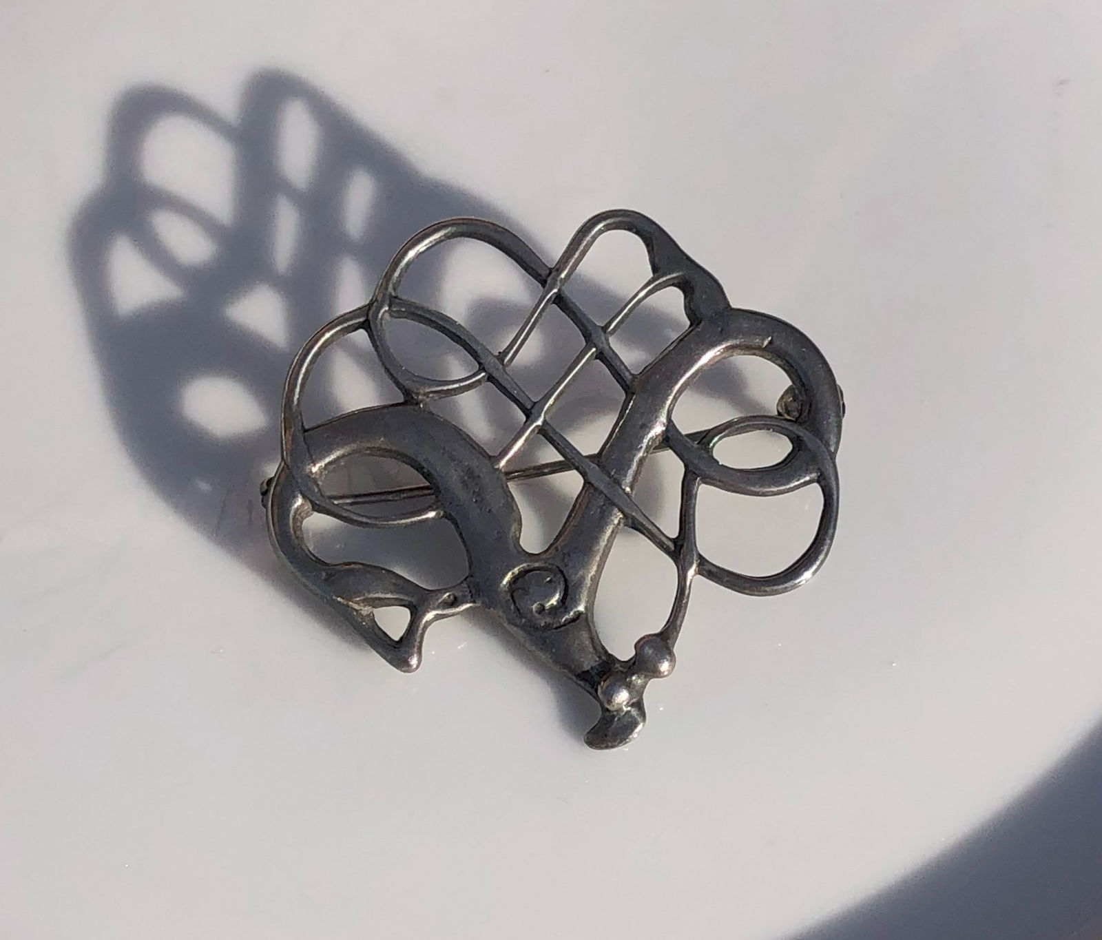 Vintage Silver Brooch Pin: Vintage Silver Brooch Pin, weight 9.4g