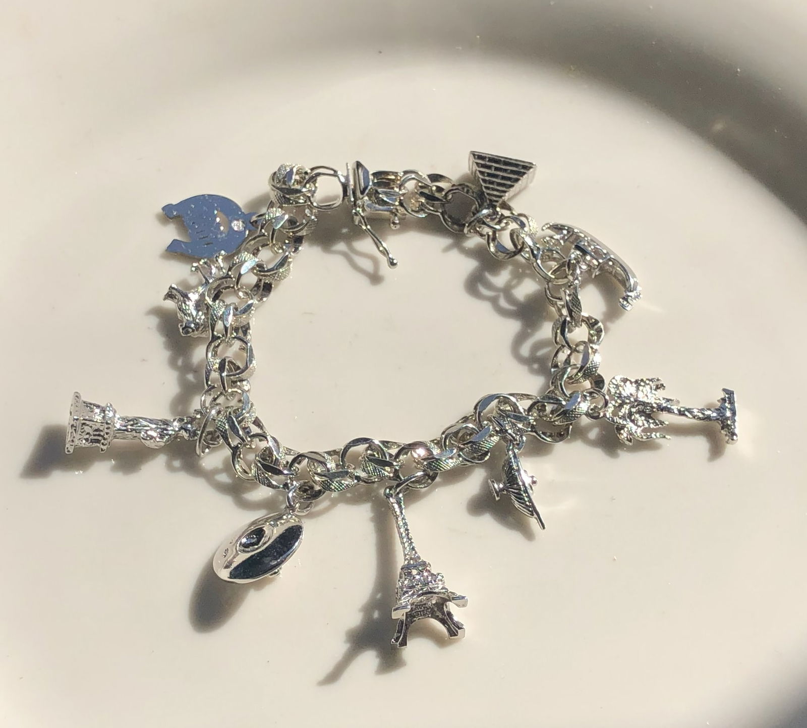 Vintage Silver Bracelet: Vintage Silver Bracelet, weight 27g