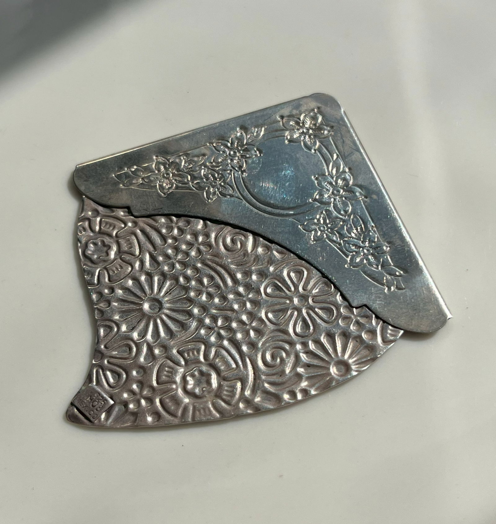 Vintage Silver Piece: Vintage Silver Piece, weight 12.6g