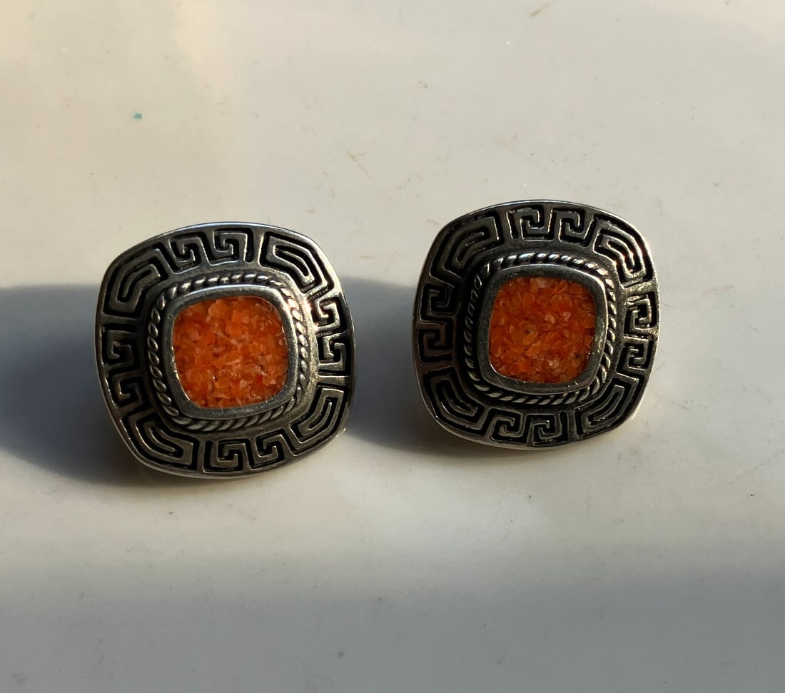 Pair of Silver Earrings: Pair of Silver Earrings