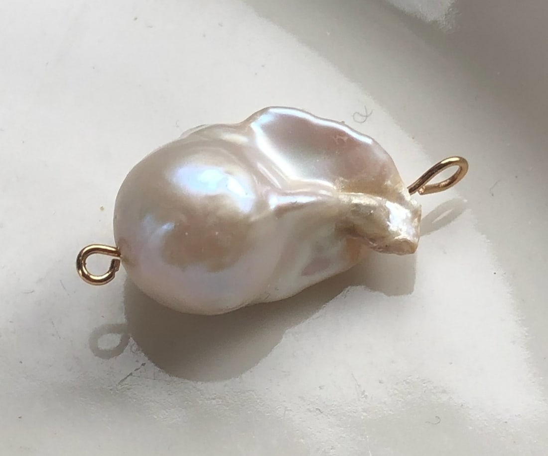 Vintage Pearl Pendant: Vintage Pearl Pendant