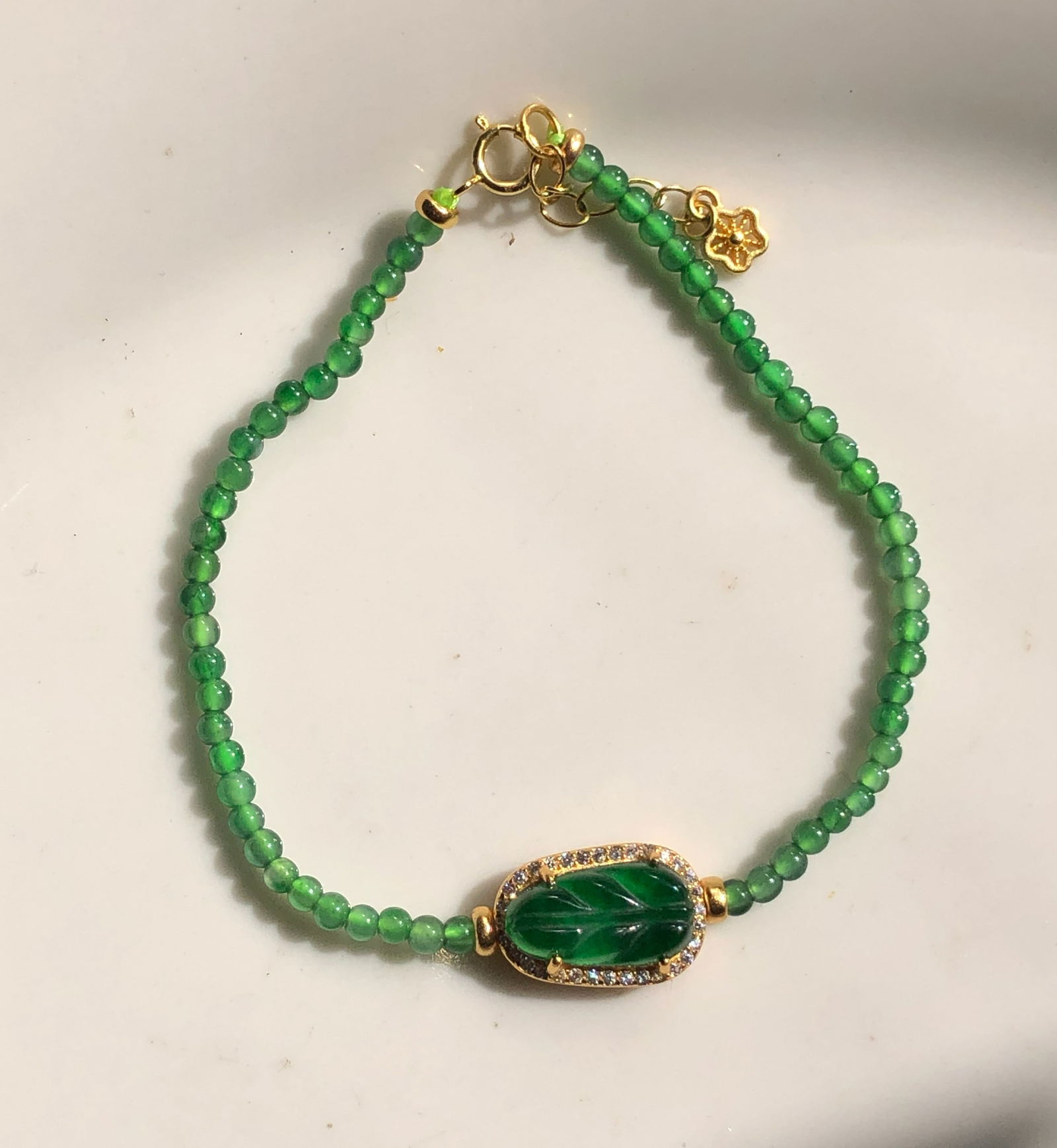 Natural Green Jadeite Bracelet: Natural Green Jadeite Bracelet