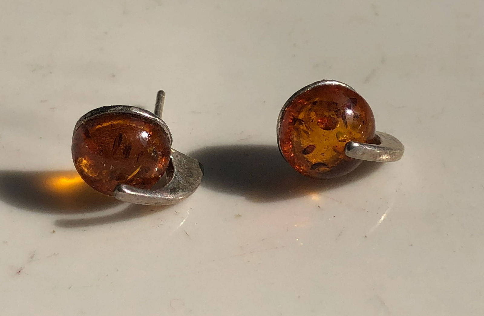 Pair of Amber Silver Earrings: Pair of Amber Silver Earrings