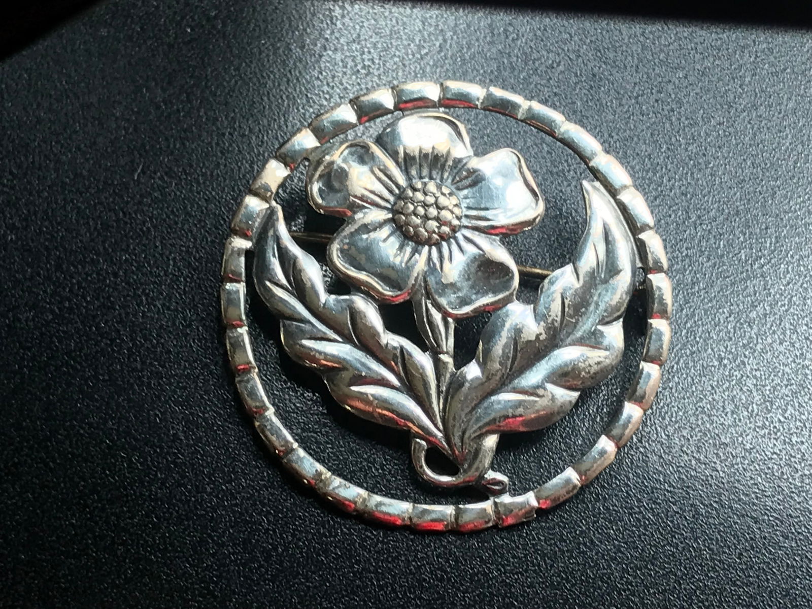 Vintage Silver Brooch Pin: Vintage Silver Brooch Pin, weight 6.1g