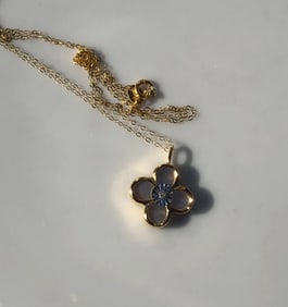 18K Gold Mother of Pearl  Flower Pendant with 18K gold Chain