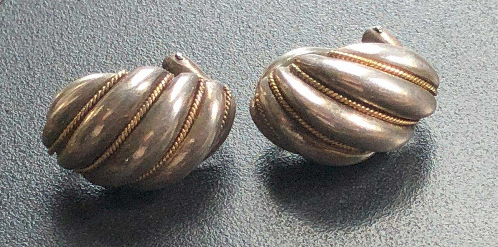 Pair of Silver Earrings: Pair of Silver Earrings, weight 9g