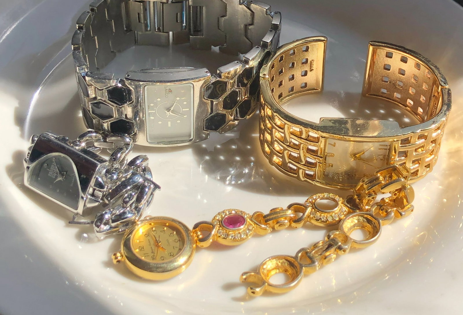 Group of watches: Group of watches