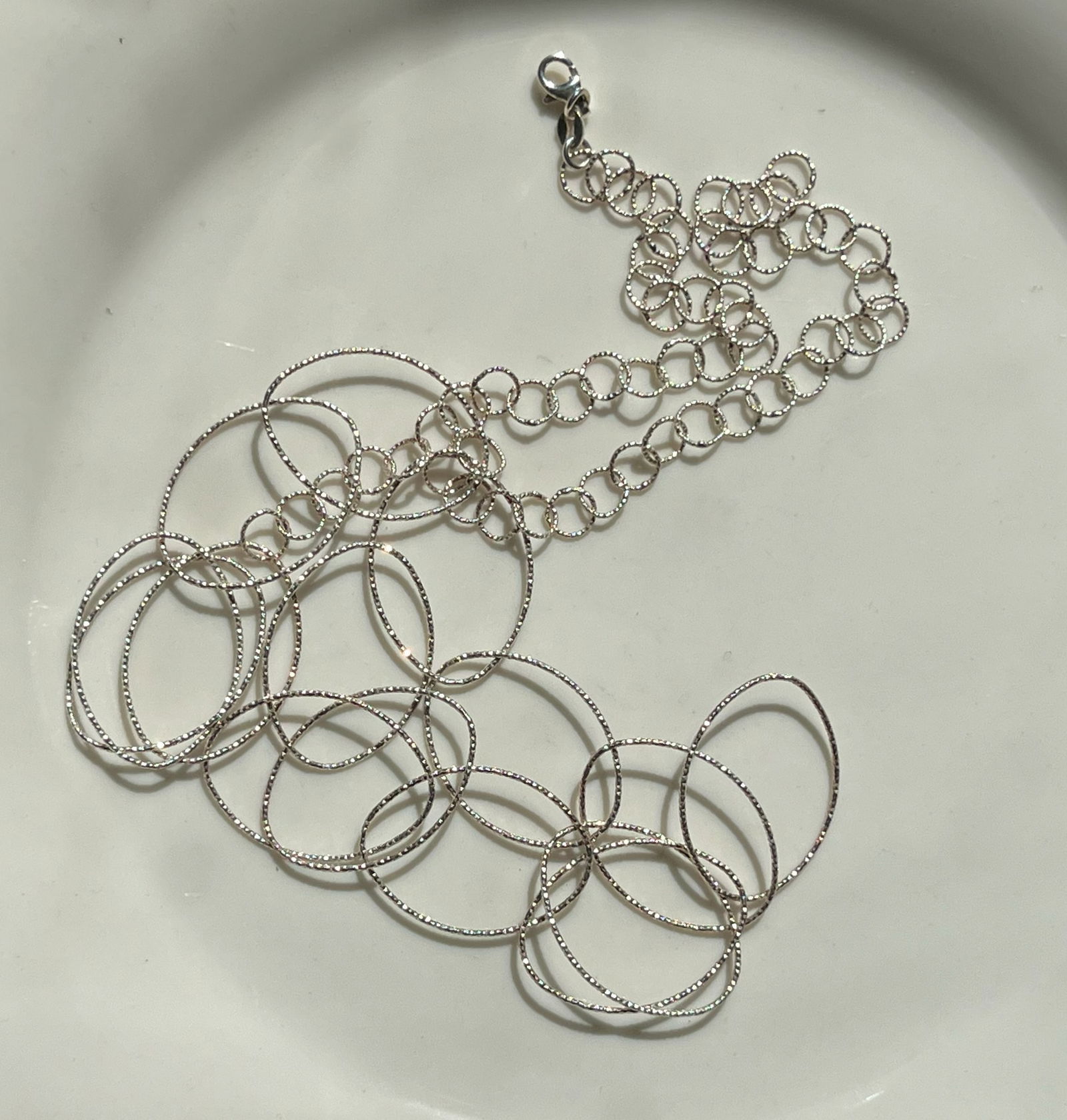 Vintage Silver Necklace: Vintage Silver Necklace, weight 11.6g