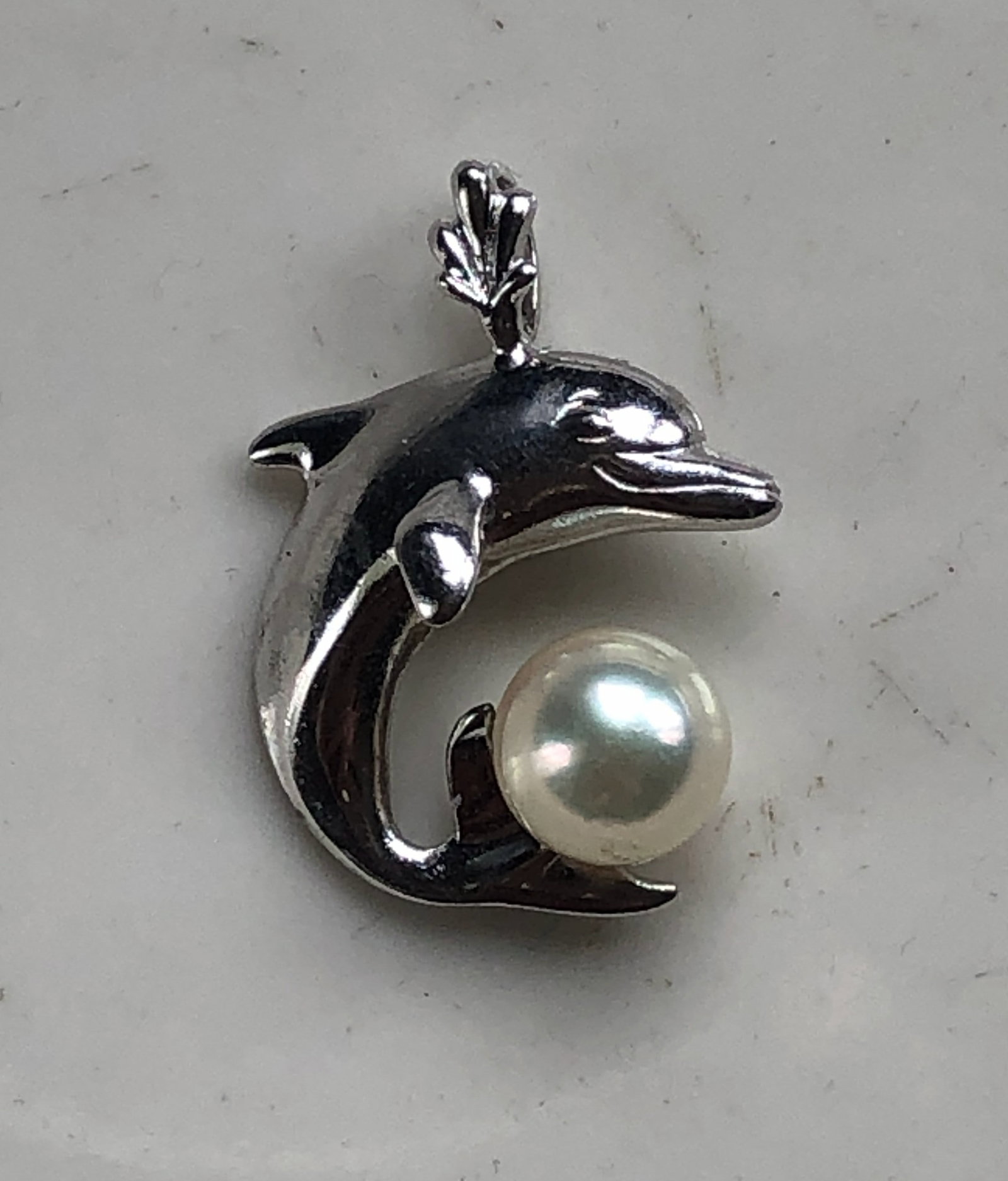 Vintage Silver Pearl Pendant: Vintage Silver Pearl Pendant