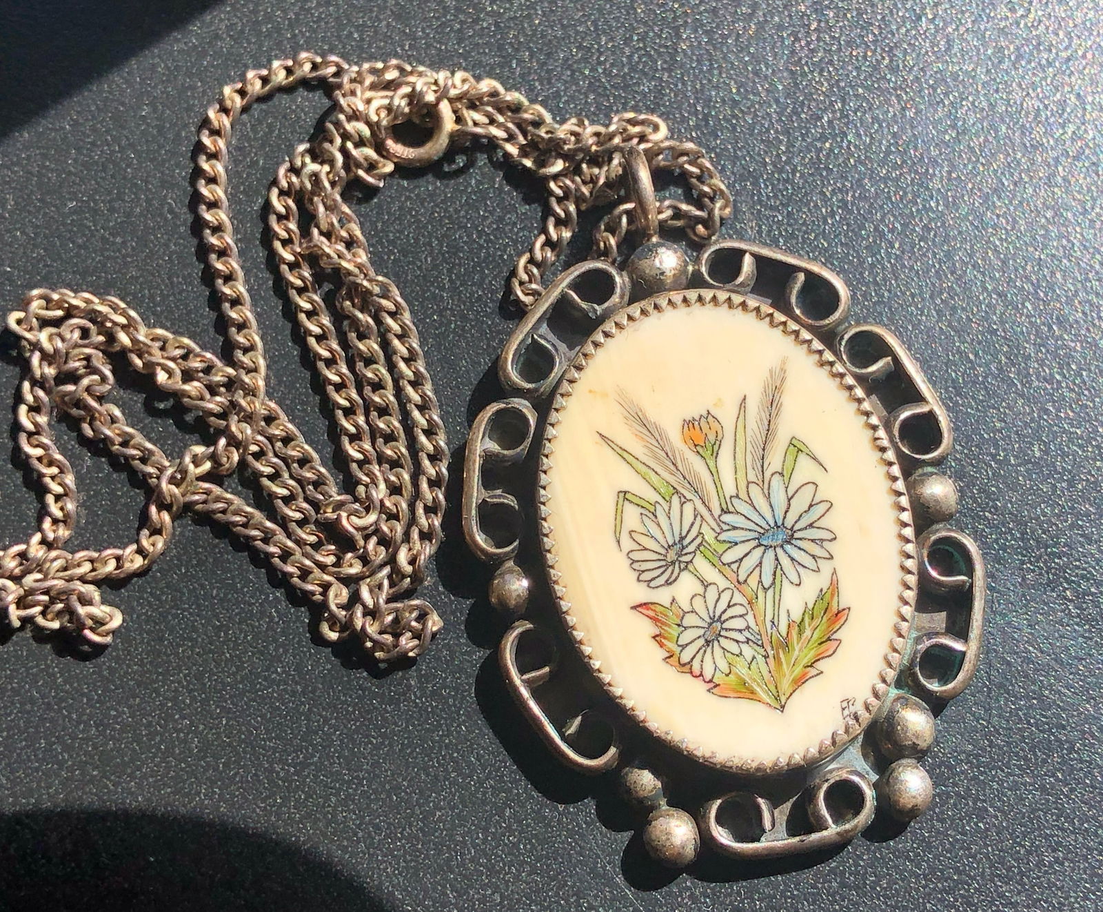 Vintage Silver Necklace: Vintage Silver Necklace