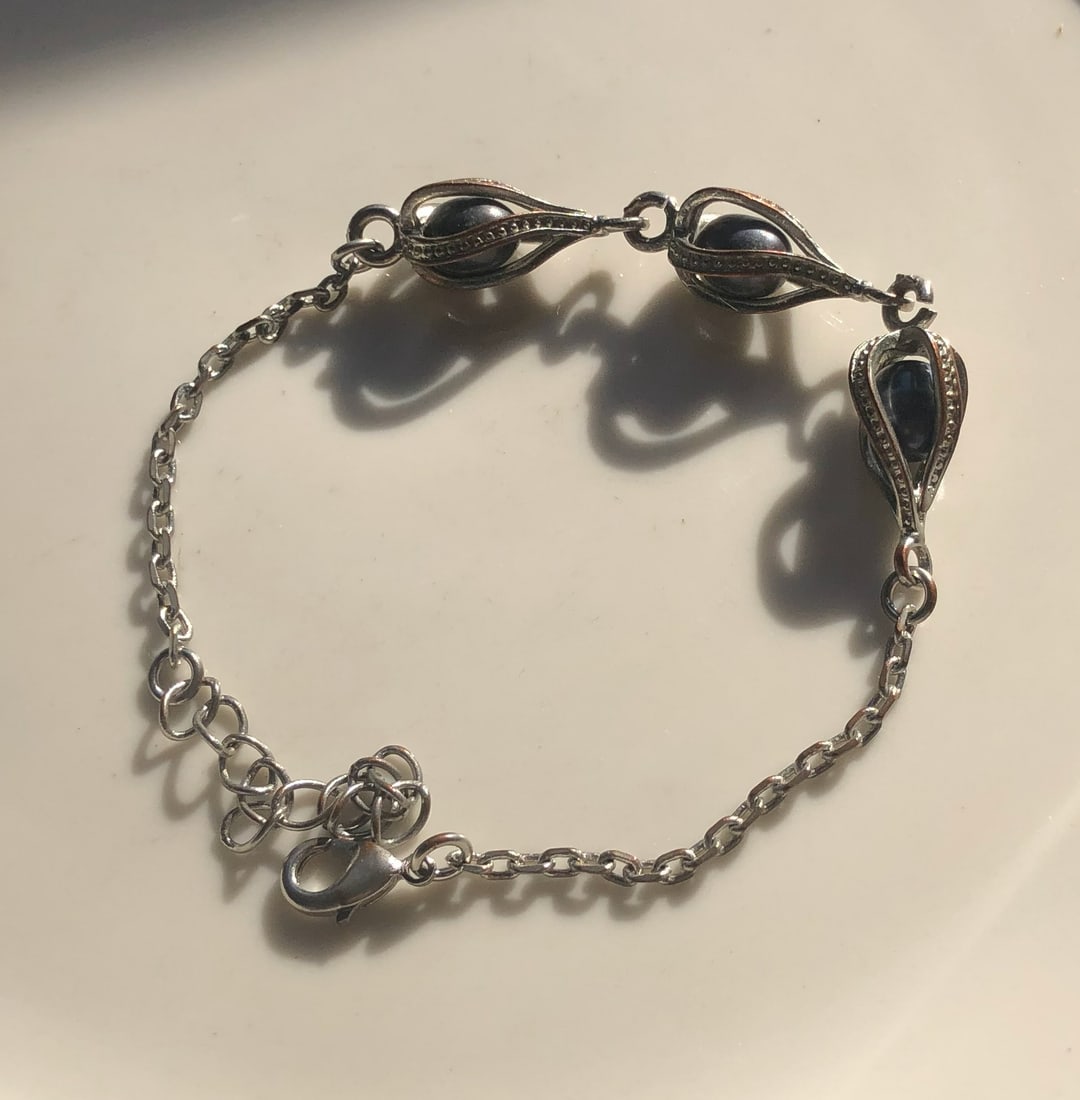 Vintage Pearl Bracelet (1 of 3)